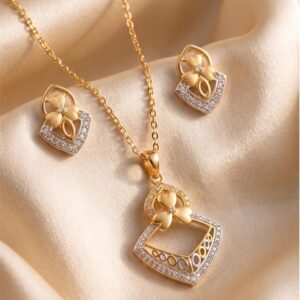 Classic Women’s Pendal Set